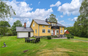 3 Bedroom Nice Home In Kalv, Kalv
